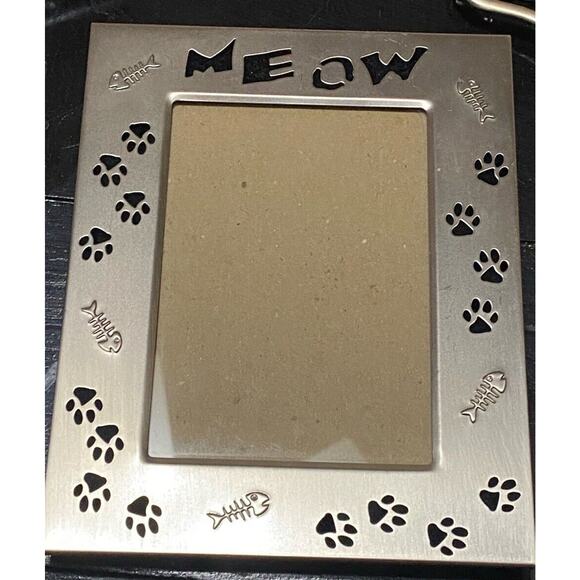 Vtg Cat Photo Picture Frame Brushed Silver Metal Meow Paw Print Fish Bones Pet - Picture 5 of 5
